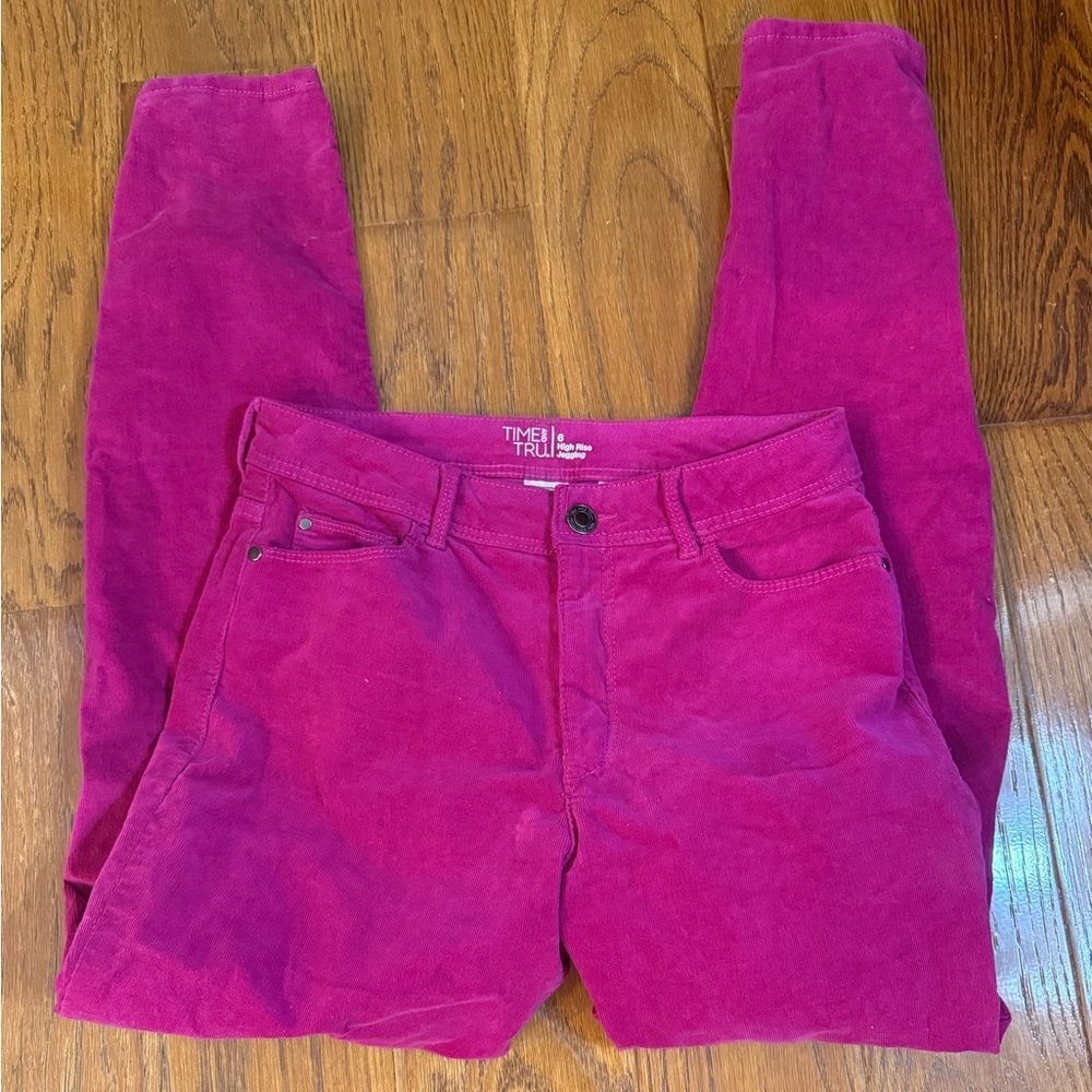 Gorgeous Time and Tru Women's fuchsia Jeans